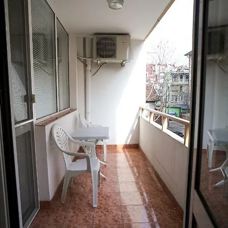 Апартамент Geo Milev *